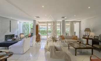 Imagem 2: Jardim Europa reformada próximo a Alameda Gabriel Monteiro da Silva