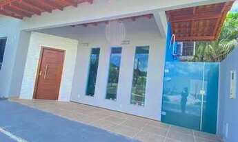 Imagem 2: Casa de Alto Padrão, no Forest Hill, com 3 suítes, 4 banheiros, edícula e piscina