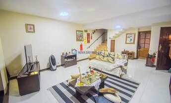 Imagem: Sobrado próximo ao metrô Praça da Árvore