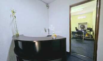 Imagem 6: Prédio comercial com 4 salas, salão embaixo, 4 banheiros e cozinha na Penha