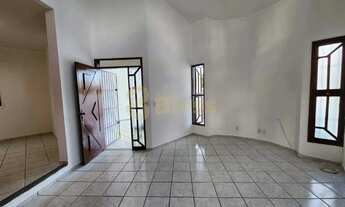 Imagem 5: Casa ampla com piscina e 4 suítes em rua tranquila de Capim Macio