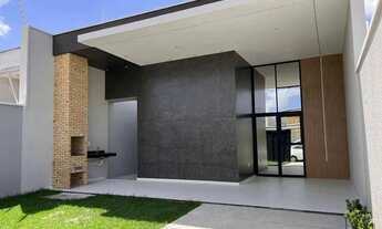 Imagem: Casa à venda com três quartos localizada