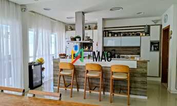 Imagem: Casa de Alto Padrão com 4 Suítes, Piscina