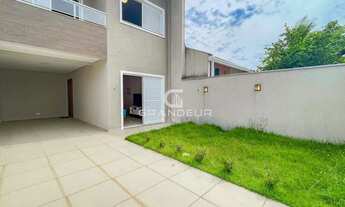 Imagem 2: Sobrado No Nereidas Mobiliado a 2 Quadras do Mar Contendo 3 Dormitórios