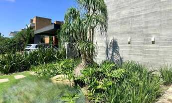 Imagem 2: Casa mobiliada e decorada com piscina e 04 suítes á venda no Condomínio Malibu beach Resid