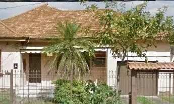 Imagem: CASA COM 03 DORMITÓRIOS COM AMPLO TERRENO