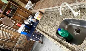 Imagem 2: Casa residencial semimobiliada, com 3 quartos, 1 banheiro e 2 vagas de garagem