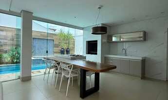 Imagem 3: VENDO OU ALUGO BELÍSSIMA SOBRADO SEMI MOBILIADO com 3 suítes plenas com piscina