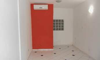 Imagem 3: Loja Imbetiba com 32m² e banheiro