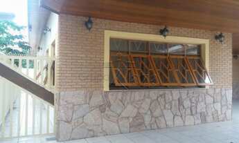 Imagem 3: Casa para aluguel possui 240 metros quadrados com 3 quartos