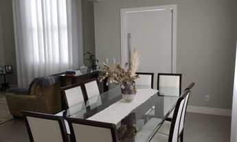 Imagem 2: Belíssima casa finamente de 4 dormitórios sendo três suítes finamente mobiliada no Novo Es