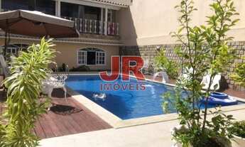 Imagem: Linda casa de 3 quartos, 4 banheiros e 3