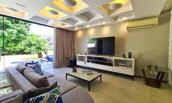 Imagem 3: Casa de Luxo no Candeal á venda. Maravilhosa casa com decoração moderna, confortável e seg