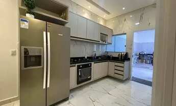 Imagem 6: Casa para venda tem 240 metros quadrados com 3 quartos em Campo Comprido - Curitiba - PR