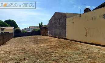 Imagem 2: Terreno todo murado e plano com 357m² no Jardim Europa