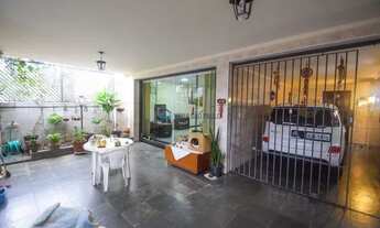 Imagem 4: Sobrado próximo ao metrô Praça da Árvore