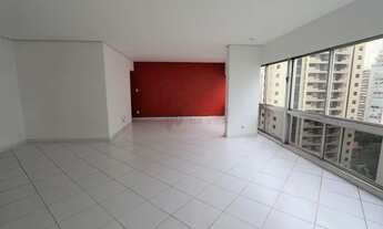 Imagem: Amplo apartamento, vago, no melhor do Jardim