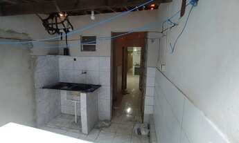 Imagem 7: Casa para aluguel na Rua Jaime Benevolo, ideal para residência ou comércio. Com 3 quartos