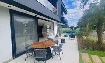 Imagem 3: Belíssima casa mobiliada, 6 suítes e vista integrada à Marina no Velas da Marina