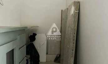 Imagem 6: Sala Comercial no Centro do Rio com Fácil Acesso a Transporte e Comércio