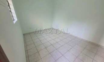 Imagem 6: Casa térrea em Vila em Santana, com 2 dormitórios, sala, cozinha e quintal com churrasquei