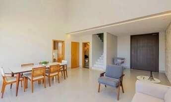 Imagem 6: Imóvel para venda tem 250 metros quadrados com 3 quartos