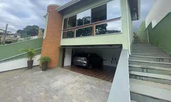 Imagem 2: Casa à Venda na Vila Santista Atibaia/SP Encantadora casa com 234 m² de área construída e