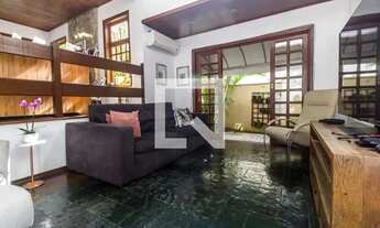 Imagem 2: Casa à Venda - Alphaville, 4 Quartos, 320 m2