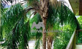 Imagem: Residencial alto padrão composto por 2