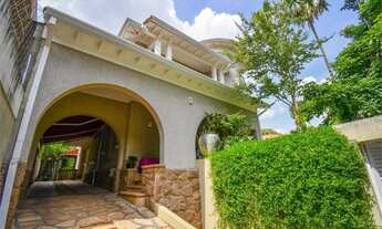 Imagem: Sobrado para venda tem 365 metros quadrados