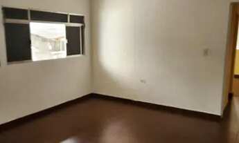 Imagem 7: Casa no Jardim Zaira - Mauá - SP - Quintal e sem garagem