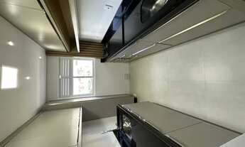 Imagem 7: Apartamento com 02 Dormitórios (sendo 01 suíte), varanda e 2 vagas de garagem. Localizado