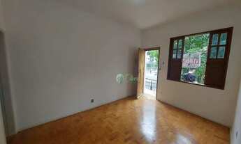 Imagem 5: Apartamento 02 quartos, garagem 01 lance de escadas no início do bairro local privilegiado