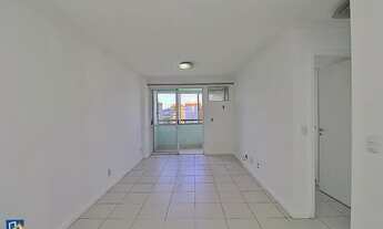 Imagem 2: Apartamento com 2 quartos para alugar, 77m² por R$ 2.500/mês - Condomínio Vila do Pan - Ba