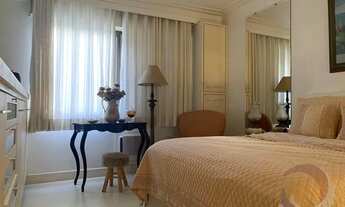 Imagem 2: Apartamento para venda tem 146 metros quadrados com 2 quartos em Centro - Florianópolis