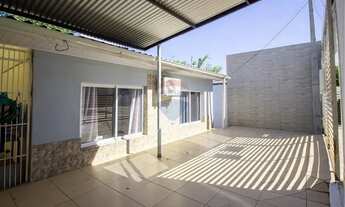 Imagem 2: Casa Aconchegante no Bairro Patronato Conforto, Economia e Localização Estratégica