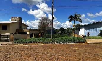 Imagem 5: Terreno Central: Tranquilidade e Potencial de Investimento