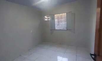 Imagem 4: ALUGO CASA no Conjunto Osvaldo Frota/ ótima localização / paralela a principal/ R$1.600