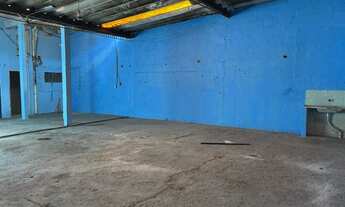 Imagem 7: ALUGA-SE CASA/ESCRITÓRIO + GALPÃO - 225 m²