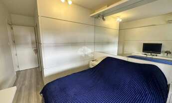 Imagem 6: APARTAMENTO SEMIMOBILIADO COM 2 QUARTOS E SACADA NO CANTO EM FLORIANÓPOLIS PRONTO PARA MOR