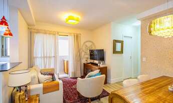 Imagem 7: Apartamento mobiliado à venda no Champagnat com 63 m² e sacada com churrasqueira