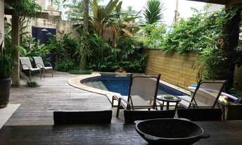 Imagem: Casa a 50 metros da praia da baleia, disponível