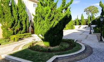 Imagem 2: Casa de condomínio para venda possui 643 metros quadrados com 4 quartos com Segurança de e