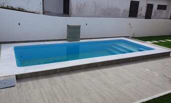 Imagem 5: Casa de condomínio para aluguel possui 200 metros quadrados com 4 quartos piscina