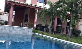 Imagem 1: Casa a venda em Buraquinho,4/4,suíte com closet,piscina