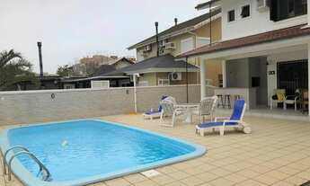 Imagem 4: Belíssima casa de 05 Suítes e piscina, ao lado do Open Shopping em Jurerê Internacional!