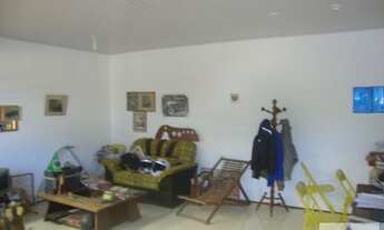 Imagem 6: GGalpão industrial em centro de terreno, a 300 metros, aproximados, do pólo comercial de A