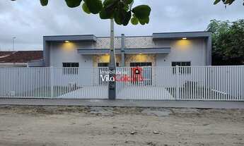 Imagem: Casa com 2 quartos e sobra de terreno em