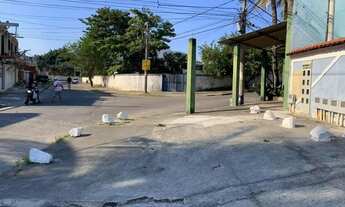 Imagem 5: Casa para aluguel no térreo em pequena vila com 4 casas iguais com cômodos grandes e varan