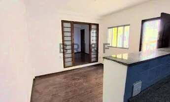 Imagem 5: Casa tipo sobrado para locação com 3 dormitórios 1 suíte 2 vagas no Jardim Cidália